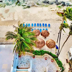 Hotell Pelicano - Beachfront Playa del Carmen